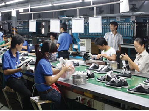 ... để nhận những đồng lương bèo bọt