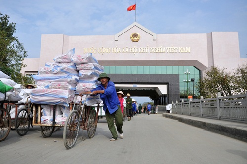 
Việt Nam phải giảm bớt phụ thuộc thương mại vào Trung Quốc. Ảnh: Quý Đoàn.
