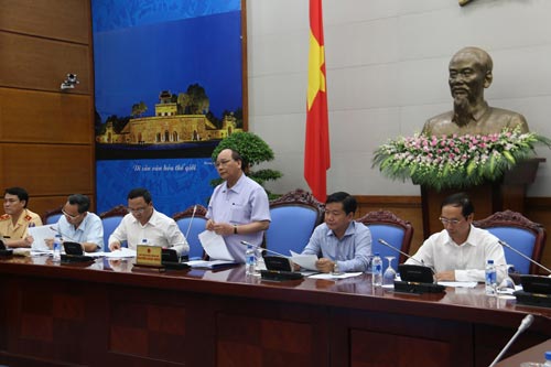 Phó Thủ tướng Nguyễn Xuân Phúc chỉ đạo phải nghiêm trị “xe vua”, “xe logo” ở tất cả địa phương