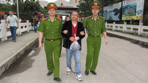 Một đối tượng vận chuyển ma túy bị lực lượng chức năng bắt ở vùng biên giới tỉnh Quảng Ninh