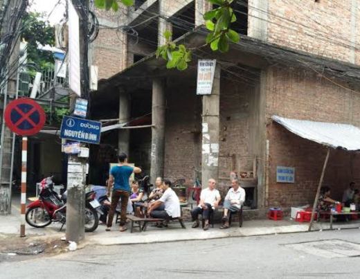 Người dân khu phố Nguyễn Bính chưa hết bàng hoàng về vụ án mạng