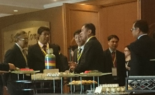 Các quan chức ASEAN về môi trường thảo luận bên lề hội nghị