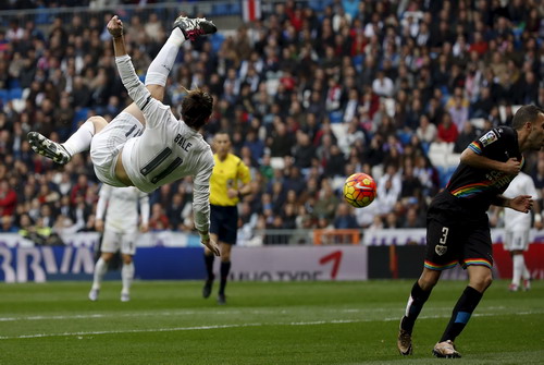 Garfeth Bale lần đầu ghi 4 bàn một trận
