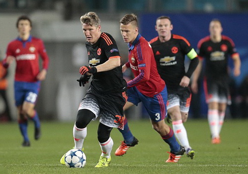 Schweinsteiger khẳng định vai trò trụ cột trong đội hình Man United