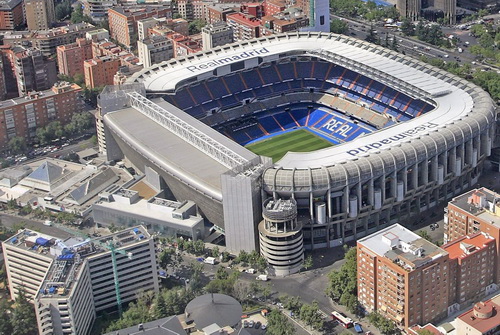 Sân Bernabeu nằm trên phần đất nghi do chính quyền Madrid hỗ trợ