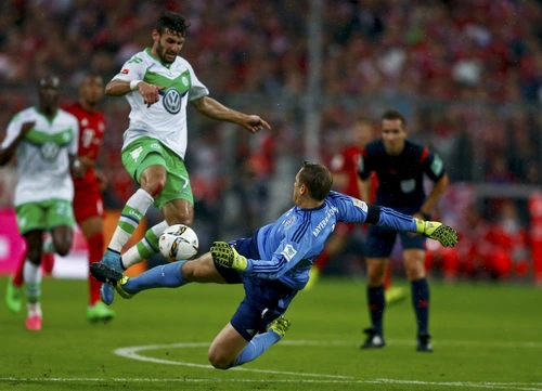 Caligiuri mở tỉ số cho Wolfsburg ở hiệp 1