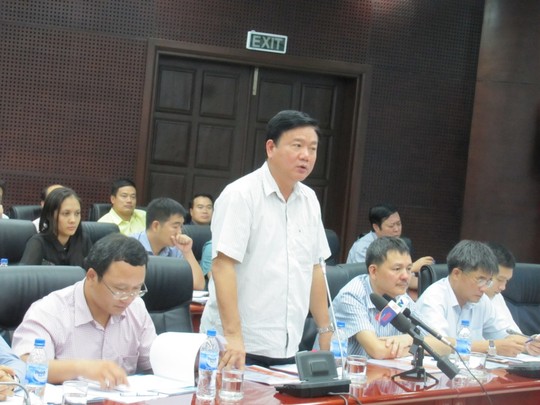 Bộ trưởng Đinh La Thăng chủ trì một buổi họp. Ảnh: H.Dũng