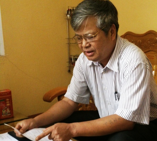 
ông Lê Văn Vượng, Hiệu trưởng Trường THCS Vạn Hà, cho biết việc nêu tên chỉ mang tính thông báo chứ không có mục đích gì
