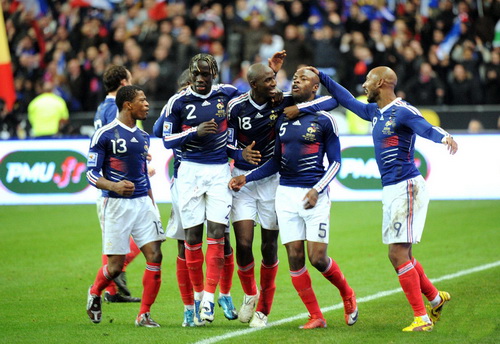 
Tuyển Pháp vui mừng với việc giành vé đến Nam Phi 2010

với Anelka (9) và Gallas (5) lập công ở hai trận đấu vớt
