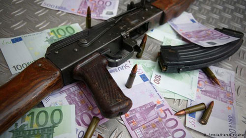Hầu hết những khẩu Kalashnikov bán trên thị trường “đen” châu Âu đều được buôn lậu từ khu vực Balkan và Đông Âu trong tình trạng còn tốtẢnh: DW