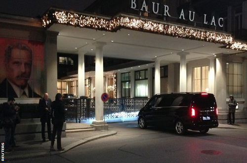 Vụ bắt giữ vẫn diễn ra tại khách sạn Baur Au Lac, Zurich