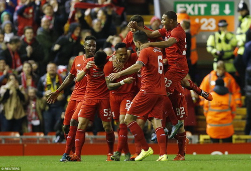 Liverpool mừng chiến thắng đầu tay dưới thời HLV Jurgen Klopp