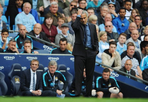 Mourinho bất lực với Chelsea...