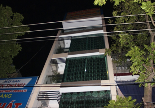
Căn nhà bán hàng điện máy Hà Nhung cao tầng có 4 người trong 1 gia đình chết bất thường
