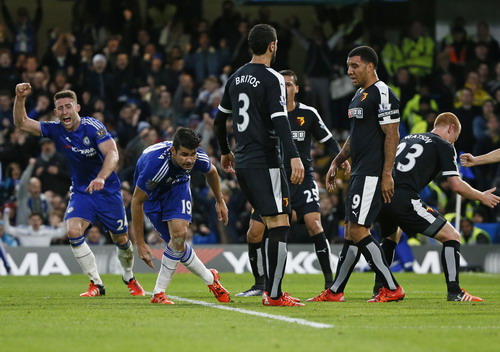 Diego Costa (19) mở tỉ số cho Chelsea
