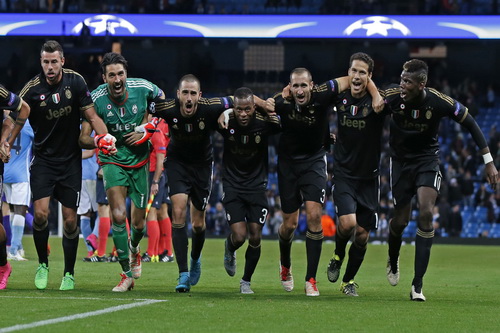 Juventus vui mừng trên sân Etihad