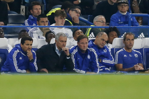 Mourinho lo lắng cho đội bóng và cả vị trí của ông sau trận thua Southampton