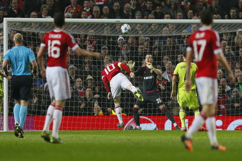 Pha đánh đầu thành bàn của Rooney, đem về chiến thắng cho Man United