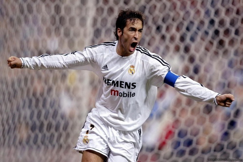 Tên tuổi Raul Gonzalez đi vào quá khứ ở Bernabeu