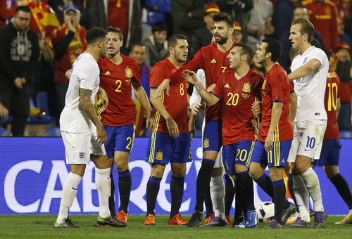 Tây Ban Nha cần nhanh chóng tìm lại uy tín ở Euro 2016