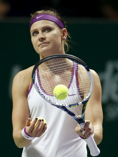 Lucie Safarova thất bại trận ra quân