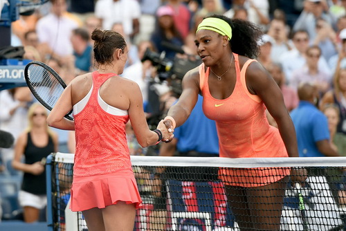 Serena thua trận bán kết trước Vinci, trao cơ hội lịch sử cho tay vợt người Ý