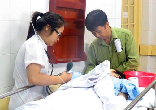 Điều trị cho bệnh nhan Nguyễn Thị Thu Hiền tại BV Việt Đức