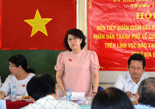 Bà Tô Thị Bích Châu, Trưởng Ban Văn hóa Xã hội HĐND TP HCM, tại buổi làm việc với quận Bình Tân