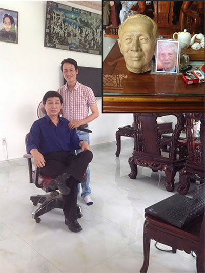 Ảnh lớn: Anh Thái Ngọc Bình và nghệ sĩ Thanh Sang trong ngày lấy các thông số để đúc tượng Ảnh nhỏ: Khuôn mặt của soạn giả Viễn Châu đã được đúc xong