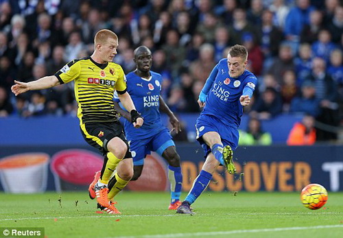 Jamie Vardy (phải) là nguồn cảm hứng cho thành công của Leicester