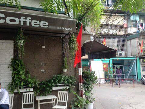 
Quán cà phê trên đường Hào Nam
