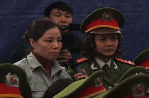 
Nguyễn Thị Huệ trong phiên tòa phúc thẩm
