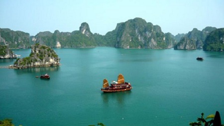 Vịnh Hạ Long, Quảng Ninh – Ảnh: Internet