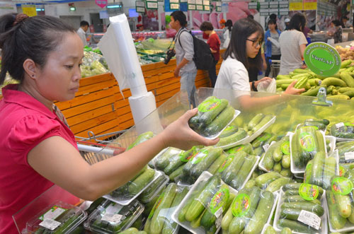 Sản phẩm đạt tiêu chuẩn VietGAP bày bán trong siêu thị Ảnh: Tấn Thạnh