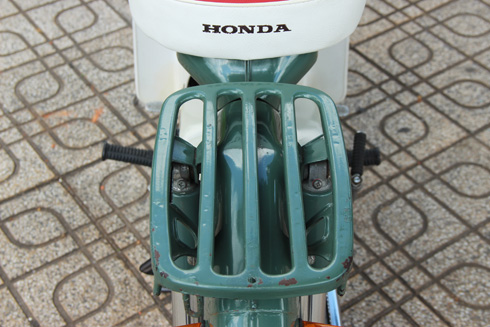 ‘Hàng hiếm’ Honda Super Cub C100 tại Sài Gòn