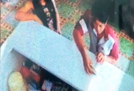 Hình ảnh Nguyễn Tấn Phúc và người phụ nữ đi chung bị camera an ninh khách sạn ghi lại