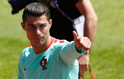 Ronaldo chỉ còn 1 trận để có chức vô địch đầu tiên cùng tuyển Bồ Đào Nha Ảnh: REUTERS