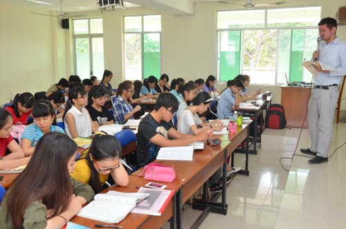 Sinh viên Trường ĐH Sư phạm TP HCM trong giờ học. Ảnh: TẤN THẠNH