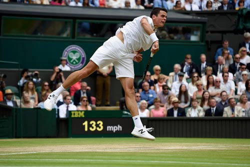 Chiều cao 1,96 m và lực tay mạnh biến Raonic thành cỗ máy giao bóng đáng sợ Ảnh: REUTERS