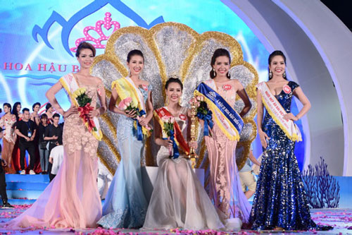 Cuộc thi “Hoa hậu Biển 2016” khép lại vào cuối tháng 5-2016 với nghi vấn có sự sắp xếp danh hiệu hoa hậu cho thí sinh Phạm Thùy Trang. (Ảnh do ban tổ chức cung cấp)