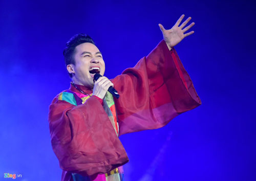 Ca sĩ Tùng Dương trong liveshow Nguyễn Cường Ảnh: VIỆT HÙNG