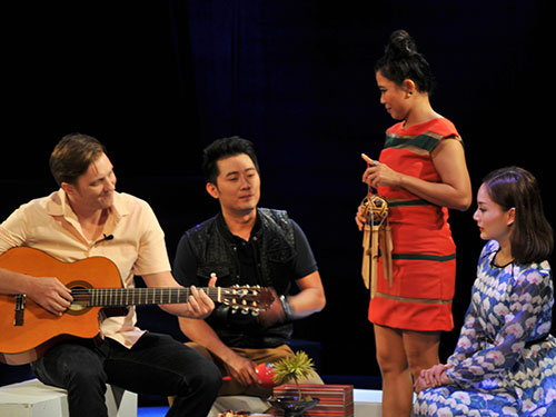 Cảnh trong vở kịch “Visa” diễn tối 8-1 tại sân khấu Hồng Hạc
