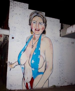 
Bức tranh vẽ bà Hillary Clinton bị xem là phản cảm tại Úc. Ảnh: Instagram
