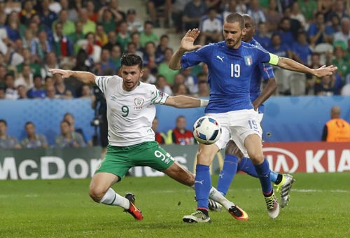 Trung vệ Bonucci, một trong 3 chốt chặn vững chắc ở trung tâm hàng thủ đội Ý Ảnh: REUTERS