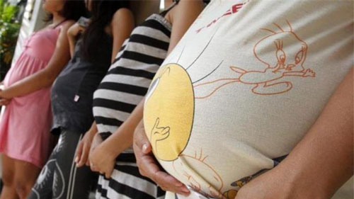 Nhiều lao động nữ mang thai bị phân biệt đối xử tại nơi làm việc ở Hồng Kông Ảnh: REUTERS