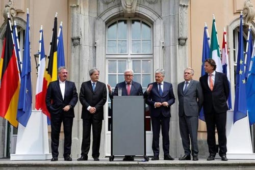 Ngoại trưởng 6 nước sáng lập Liên minh châu Âu (EU) họp khẩn vì Brexit hôm 25-6 Ảnh: REUTERS