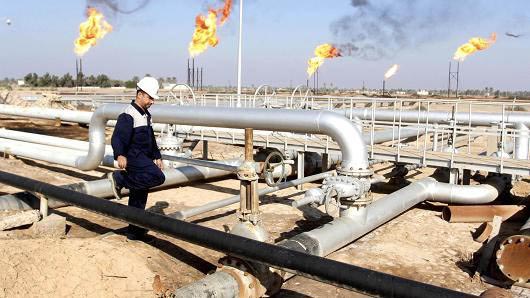 Mỏ dầu Nahr Bin Umar ở Iraq Ảnh: REUTERS