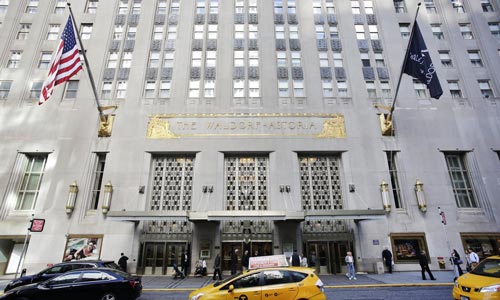 Tập đoàn Bảo hiểm Anbang của Trung Quốc đã mua khách sạn Waldorf Astoria nổi tiếng ở TP New York với giá 1,95 tỉ USD năm 2015 Ảnh: AP
