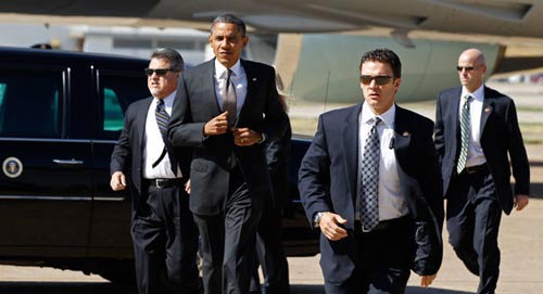 Tổng thống Mỹ Barack Obama được mật vụ bảo vệ 18 tháng trước khi đắc cử năm 2008 Ảnh: REUTERS
