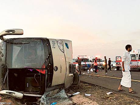 
Vụ tai nạn khiến 19 người thiệt mạng tai chỗ, 25 người bị thương. Ảnh: Gulf News.
